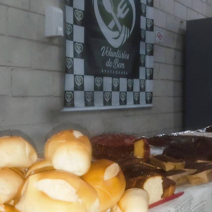 Foto 11 de 14 — Voluntários do Bem fazem café da manhã para coletores de lixo